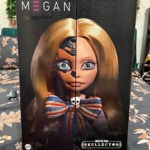 Monster High Skullector Megan Doll with Colorful Bow
